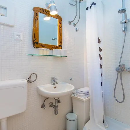 Lovely In The Centre By Irundo Apartment