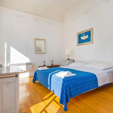 Apartment Lovely In The Centre By Irundo Dubrovnik