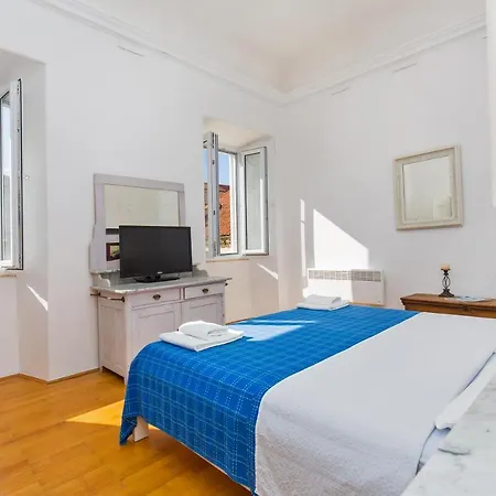 Lovely In The Centre By Irundo Apartment